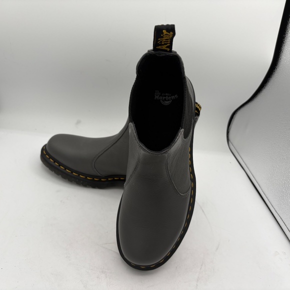 Dr. Martens 2976 Women US 10 Gray Virginia Leather Chelsea Boots New with tags - Picture 8 of 15